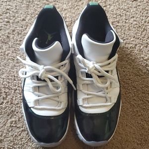 Jordan's 11 lows Sz 11